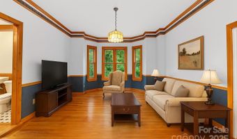 32 Delano Rd, Asheville, NC 28805