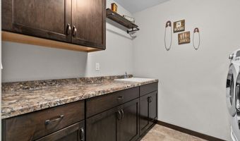 2712 W FALLEN OAK Dr, Appleton, WI 54913