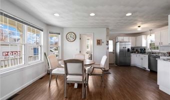 3 Mallory Ct, Bristol, RI 02809