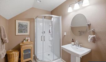 11255 Kroenig Rd, Amity, OR 97101