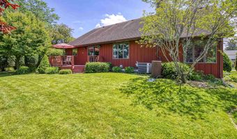 1334 W CLOVERDALE Dr, Appleton, WI 54914