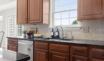 16 FARM RIDGE Ct, Baldwin, MD 21013