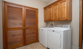 214 Hillside Dr, Baldwin City, KS 66006