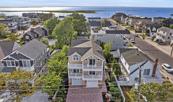 706 S BAY Ave, Beach Haven, NJ 08008