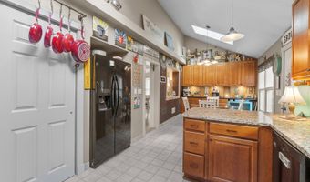 1084 Main St, Antioch, IL 60002
