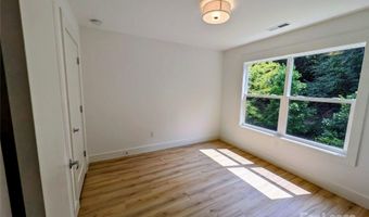26 Cub Rd, Asheville, NC 28806