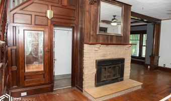 219 A Ave W, Albia, IA 52531