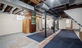 957 Cleveland Ave, Amherst, OH 44001