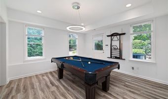 765 Falls Landing Ct, Alpharetta, GA 30022