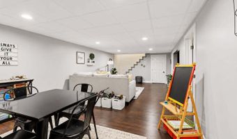816 Riverside Dr, Augusta, ME 04330