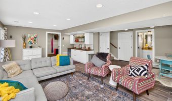 2102 NE 17th St, Ankeny, IA 50021