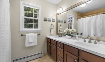 3 Spencer Ct, Clinton, CT 06413
