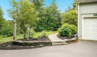 4 Chablis Ct, Bedford, NH 03110