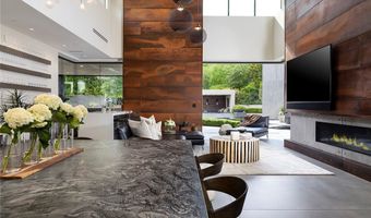 21 Drifting Shadow Way, Las Vegas, NV 89135