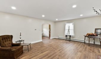 10 Penley St E, Augusta, ME 04330