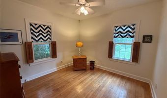 915 McKinley Blvd, Alton, IL 62002