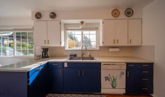 16281 CHAPMAN Ln, Brookings, OR 97415