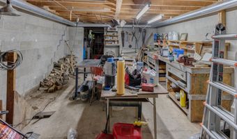 28 Miles Rd, Benton, NH 03785