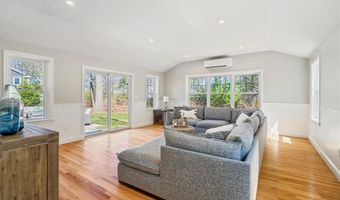11 Knapton St St, Barrington, RI 02806