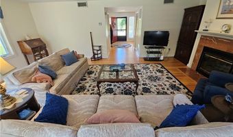 15 Hammersmith Rd 33, Newport, RI 02840