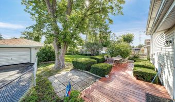 445 S Yale Ave, Addison, IL 60101