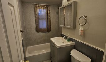 432 Pearl Harbor St 432, Bridgeport, CT 06610