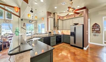 100 Dolphin Ct, Aransas Pass, TX 78336