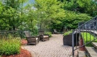 934 W Huron St, Ann Arbor, MI 48103