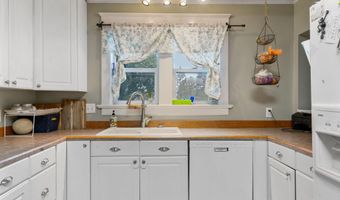 1434 ADDY GIFFORD Rd, Addy, WA 99101