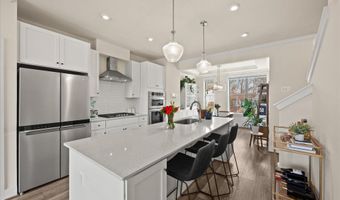 2236 S GLEBE Rd, Arlington, VA 22204