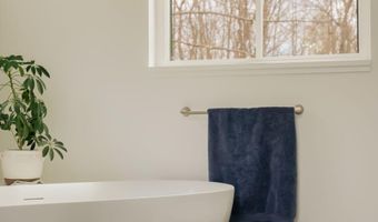 672 Danville Corner Rd, Auburn, ME 04210