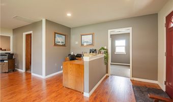 140 W Hawthorne St, Fallbrook, CA 92028