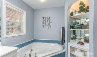 104 Mcelrath Rd, Arden, NC 28704