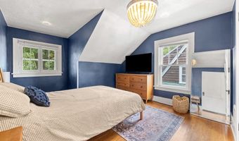 1052 Parkside Dr, Alliance, OH 44601