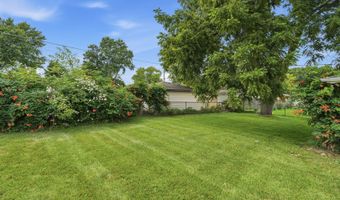 730 W Beach Dr, Addison, IL 60101