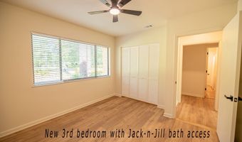 2302 Twin Lakes Dr, Bainbridge, GA 39819