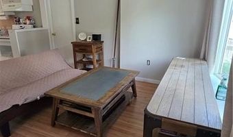 18 Glen St, East Providence, RI 02915