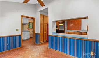 32 Delano Rd, Asheville, NC 28805