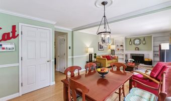 278 Oakleigh Woods Dr, Ballwin, MO 63011