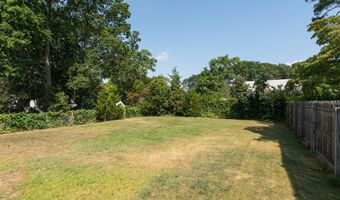 320 Palmetto Rd, Bridgeport, CT 06606