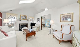 1943 N Charter Point Dr D, Arlington Heights, IL 60004