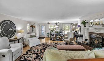 75 Jordan Rd, Amherst, NY 14221
