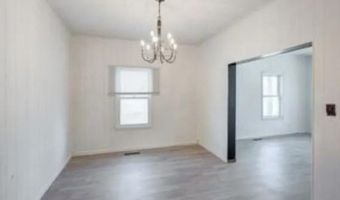 410 E Taylor Ave, Arkansas City, KS 67005
