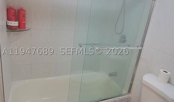 3101 N Country Club Dr 101, Aventura, FL 33180