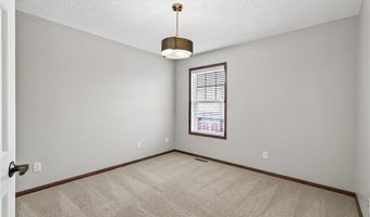 15533 Eagle Shore Dr 806, Apple Valley, MN 55124