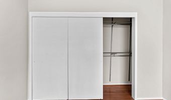 4227 AMERICANA Dr 102, Annandale, VA 22003