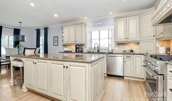 906 Colonial Dr, Albemarle, NC 28001