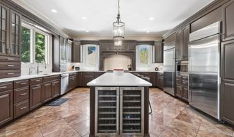 3 Buckingham Rd, Bayonne, NJ 07035