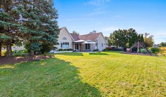 4715 N BROOKSHIRE Dr, Appleton, WI 54913