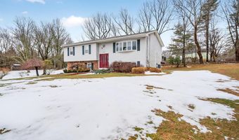 41 Montclair Ave, Airmont, NY 10952